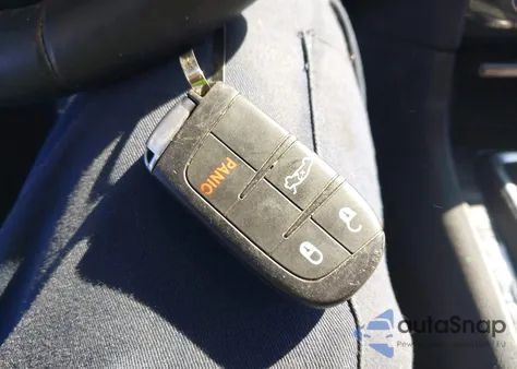 2019 Chrysler 300 Touring z USA, uszkodzony, nr VIN 2C3CCAAG8KH660344